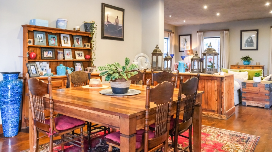 5 Bedroom Property for Sale in Kraaibosch Manor Western Cape